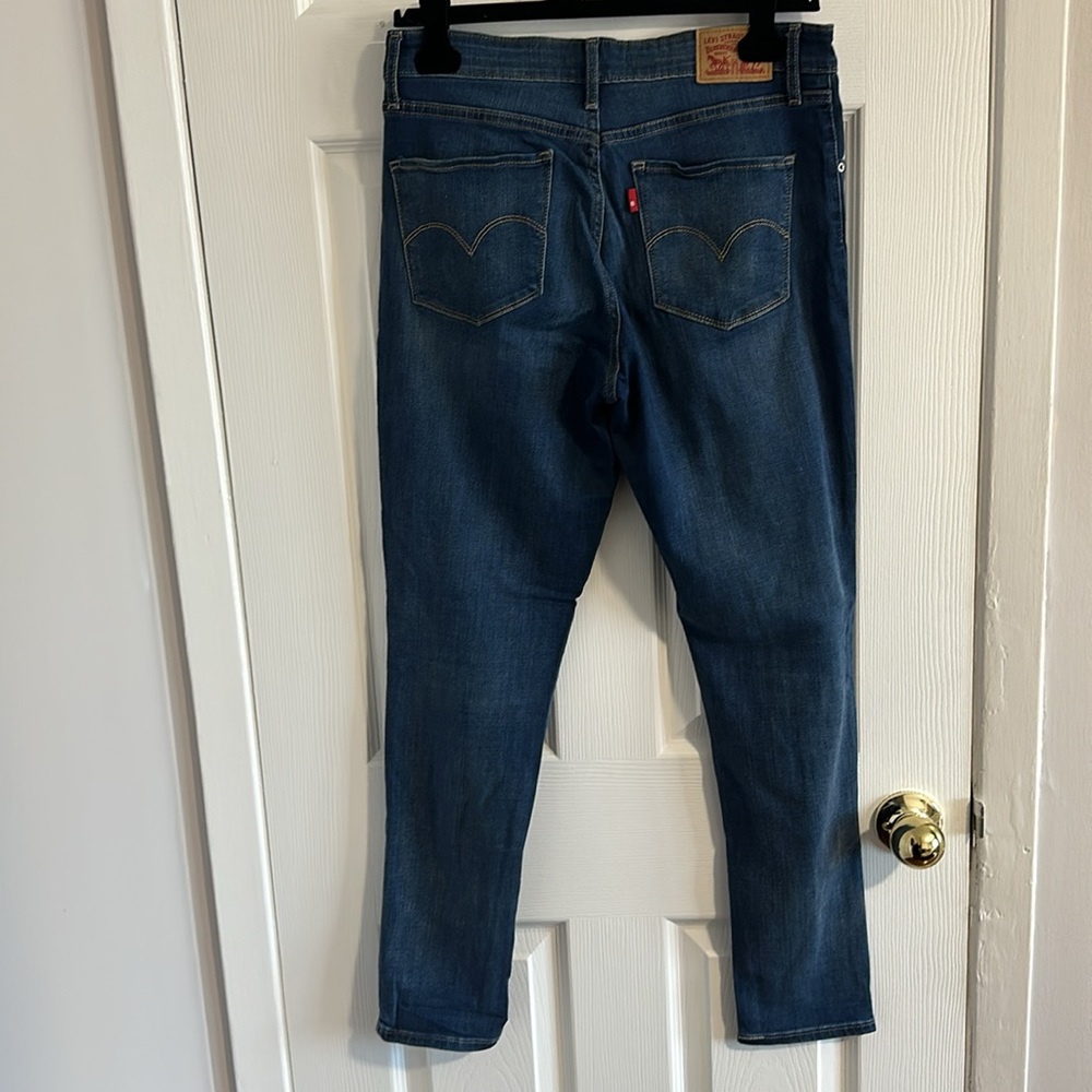 Levi’s 721 Ripped Jean - Picture 3 of 3